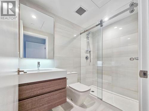 6537 Telford Avenue, Burnaby, BC - Indoor Photo Showing Bathroom