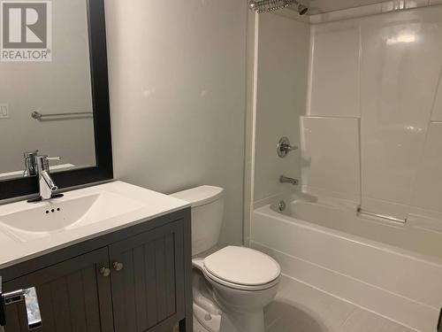 Lower 23945 111A Avenue, Maple Ridge, BC - Indoor Photo Showing Bathroom