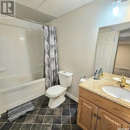 315 Macarthur Drive, Prince Albert, SK - Indoor Photo Showing Bathroom