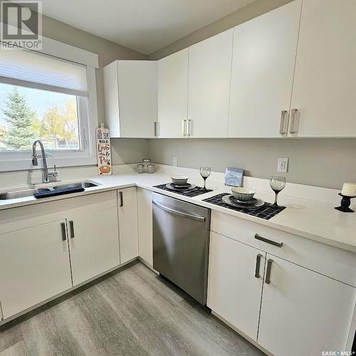 315 Macarthur Drive, Prince Albert, SK - Indoor Photo Showing Kitchen With Double Sink