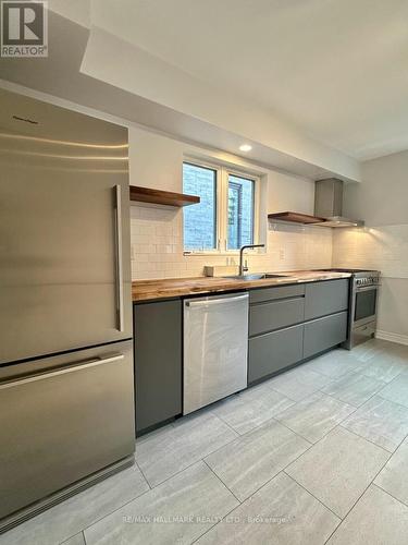 905 Carlaw Avenue, Toronto, ON - Indoor Photo Showing Kitchen