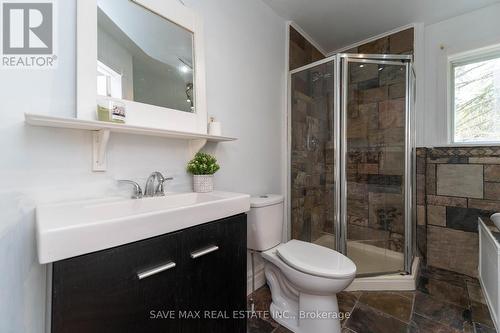 1101 Corner Avenue, Innisfil, ON - Indoor Photo Showing Bathroom