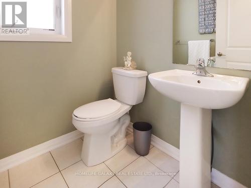 39 Donnan Drive, New Tecumseth, ON - Indoor Photo Showing Bathroom