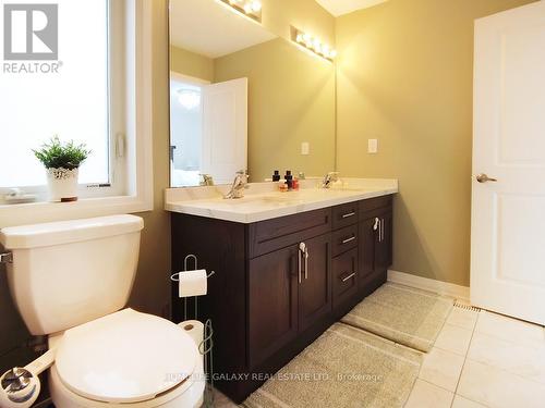 39 Donnan Drive, New Tecumseth, ON - Indoor Photo Showing Bathroom