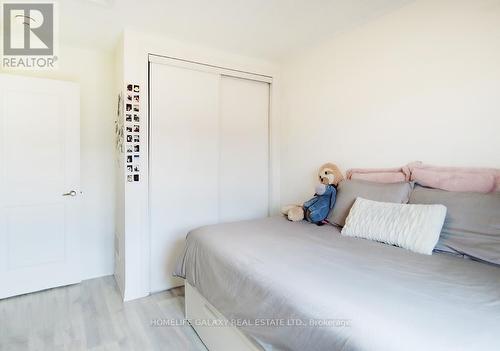 39 Donnan Drive, New Tecumseth, ON - Indoor Photo Showing Bedroom