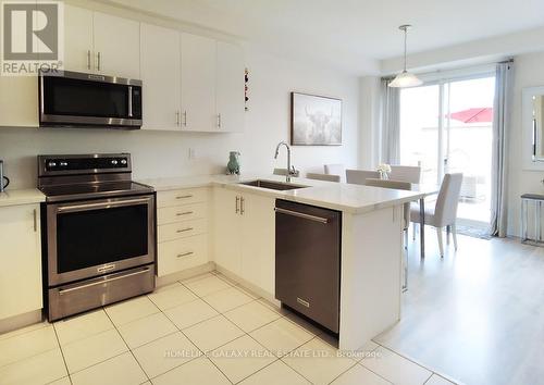39 Donnan Drive, New Tecumseth, ON - Indoor Photo Showing Kitchen