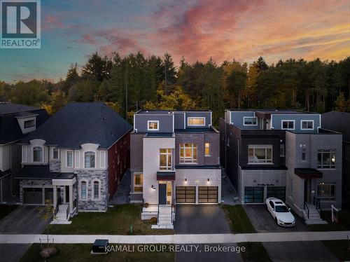 121 Milky Way Drive, Richmond Hill, ON - Outdoor With Facade