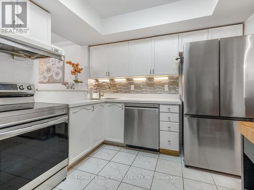 1527 - 28 Sommerset Way, Toronto, ON - Indoor Photo Showing Kitchen With Upgraded Kitchen