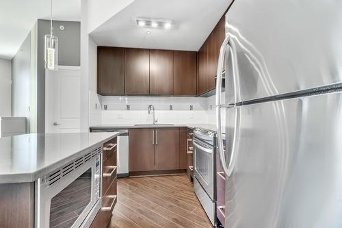 464 15850 26 Avenue, Surrey, BC - Indoor Photo Showing Kitchen With Stainless Steel Kitchen