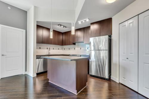 464 15850 26 Avenue, Surrey, BC - Indoor Photo Showing Kitchen