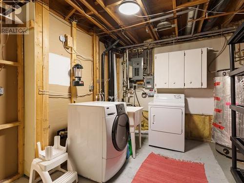 11 Ketza Road, Whitehorse, YT - Indoor Photo Showing Laundry Room