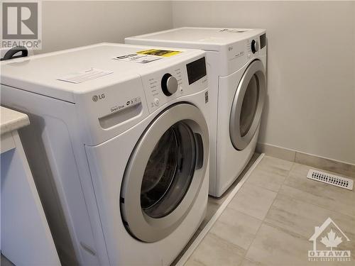 79 Longworth Avenue, Ottawa, ON - Indoor Photo Showing Laundry Room