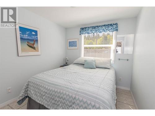 6820 Trans Canada Highway Nw Unit# 2, Salmon Arm, BC - Indoor Photo Showing Bedroom