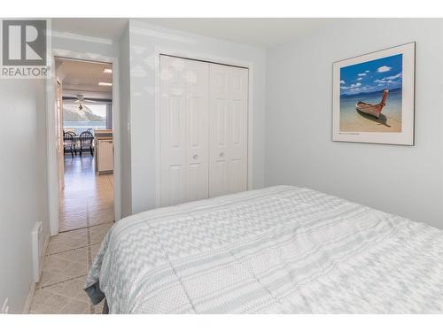 6820 Trans Canada Highway Nw Unit# 2, Salmon Arm, BC - Indoor Photo Showing Bedroom