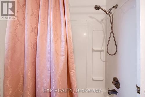 11 Webster Drive, Aurora, ON - Indoor Photo Showing Bathroom