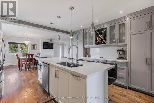 3800 County 88 Road, Bradford West Gwillimbury, ON - Indoor Photo Showing Kitchen With Double Sink With Upgraded Kitchen