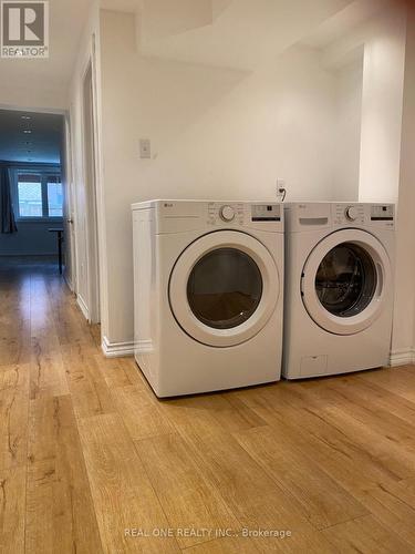 Bsmt - 43 Estrella Crescent, Richmond Hill, ON - Indoor Photo Showing Laundry Room