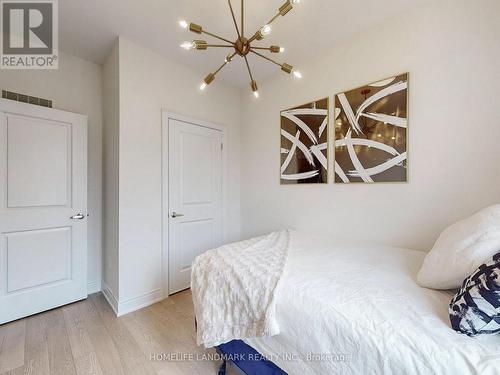 19 Lasalle Lane, Richmond Hill, ON - Indoor Photo Showing Bedroom