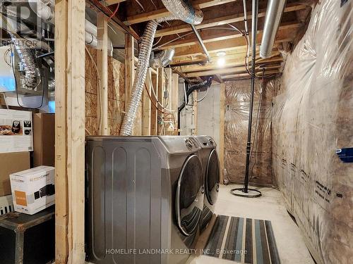 19 Lasalle Lane, Richmond Hill, ON - Indoor Photo Showing Laundry Room