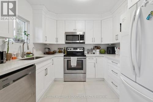 3716 Maple Grove Road, Innisfil, ON - Indoor Photo Showing Kitchen