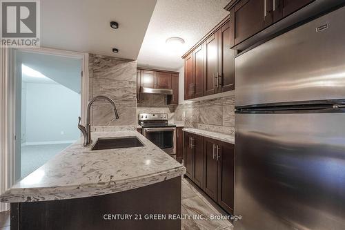 2010 Celeste Street, Innisfil (Alcona), ON - Indoor Photo Showing Kitchen With Upgraded Kitchen