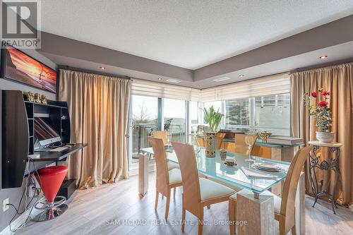 516 - 2111 Lake Shore Boulevard W, Toronto, ON - Indoor Photo Showing Dining Room
