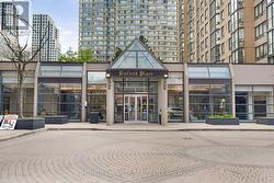 1110 - 285 ENFIELD PLACE N  Mississauga, ON L5B 3Y6