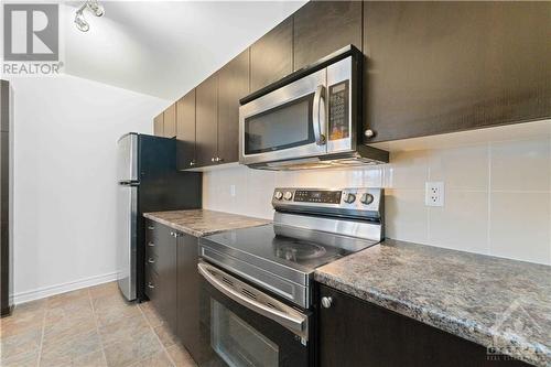 920 White Alder Avenue Unit#C, Ottawa, ON - Indoor Photo Showing Kitchen
