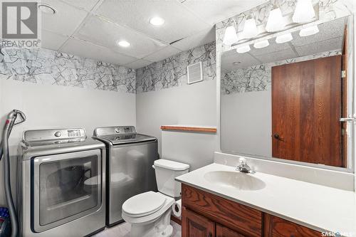 663 Brightsand Crescent, Saskatoon, SK - Indoor Photo Showing Laundry Room