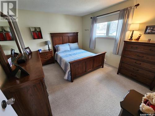 521 7Th Avenue E, Assiniboia, SK - Indoor Photo Showing Bedroom