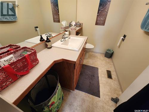521 7Th Avenue E, Assiniboia, SK - Indoor Photo Showing Bathroom