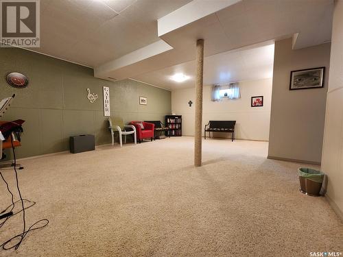 521 7Th Avenue E, Assiniboia, SK - Indoor Photo Showing Other Room