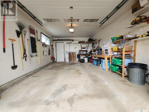 521 7Th Avenue E, Assiniboia, SK - Indoor Photo Showing Garage