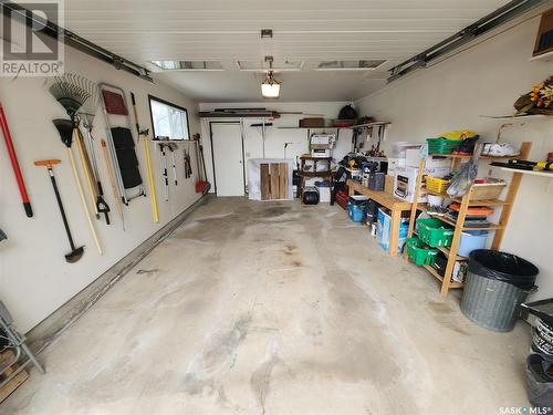 521 7Th Avenue E, Assiniboia, SK - Indoor Photo Showing Garage