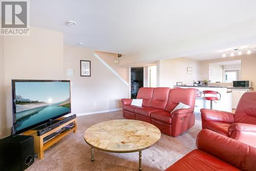 4074 Gellatly Road Unit# 107, West Kelowna, BC - Indoor Photo Showing Living Room