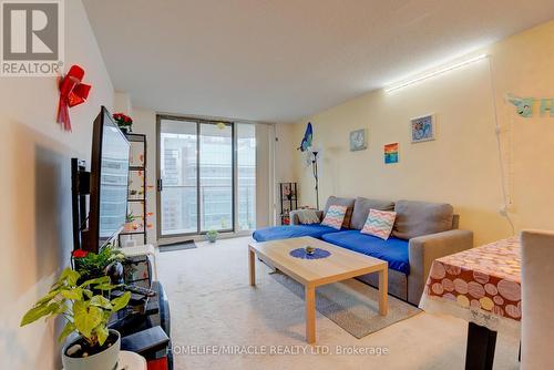 2705 - 750 Bay Street, Toronto, ON - Indoor Photo Showing Living Room