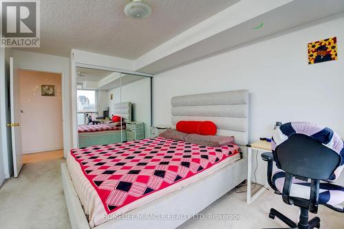 2705 - 750 Bay Street, Toronto, ON - Indoor Photo Showing Bedroom