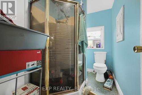 23 Erie Street, Oshawa, ON - Indoor Photo Showing Bathroom
