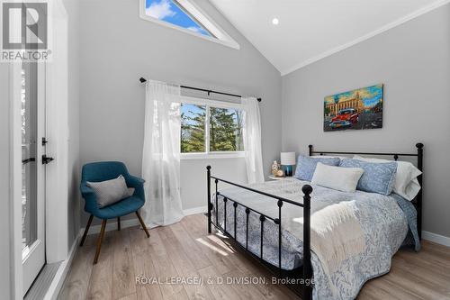 15 Malone Road, Georgina, ON - Indoor Photo Showing Bedroom