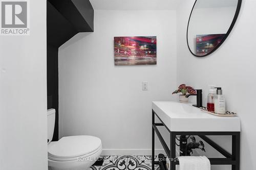 15 Malone Road, Georgina, ON - Indoor Photo Showing Bathroom