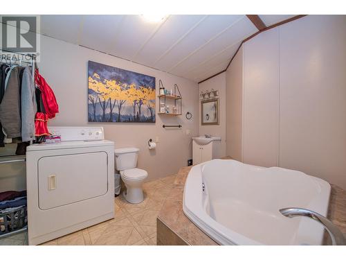 268 Sugar Lake Road Lot# Lot 1, Cherryville, BC - Indoor Photo Showing Bathroom