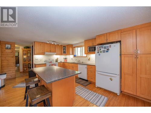 268 Sugar Lake Road Lot# Lot 1, Cherryville, BC - Indoor Photo Showing Kitchen With Double Sink