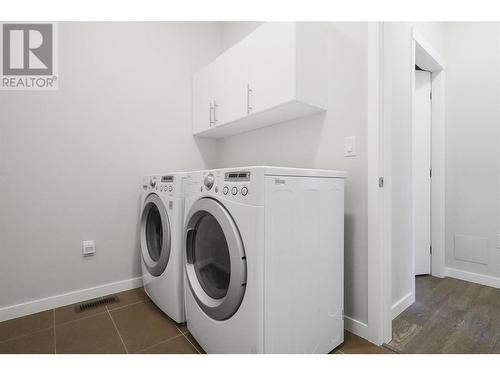 625 Boynton Place Unit# 31, Kelowna, BC - Indoor Photo Showing Laundry Room