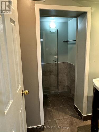 4239 Beacon Lane E, Mississauga, ON - Indoor Photo Showing Bathroom