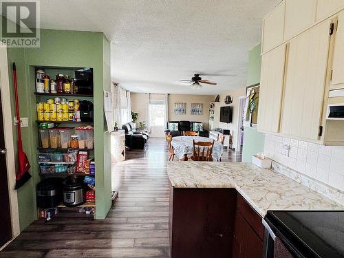 709 99 Avenue, Dawson Creek, BC - Indoor Photo Showing Kitchen