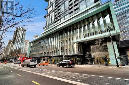 5000 777 Richard Street, Vancouver, BC - Outdoor With Facade