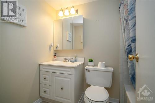 555 Brittany Drive Unit#505, Ottawa, ON - Indoor Photo Showing Bathroom