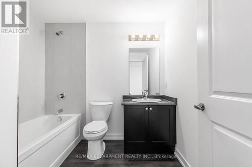 527 - 10 Mallard Trail, Hamilton, ON - Indoor Photo Showing Bathroom