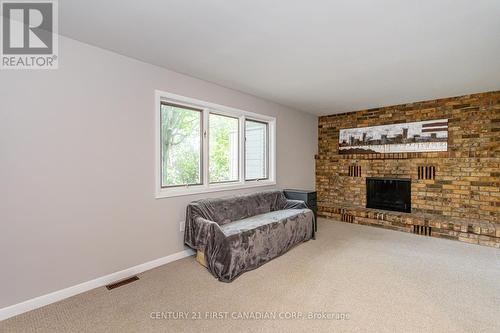 30 Springfield Crescent, London, ON - Indoor With Fireplace