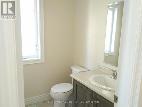 2539 Holbrook Drive, London, ON - Indoor Photo Showing Bathroom
